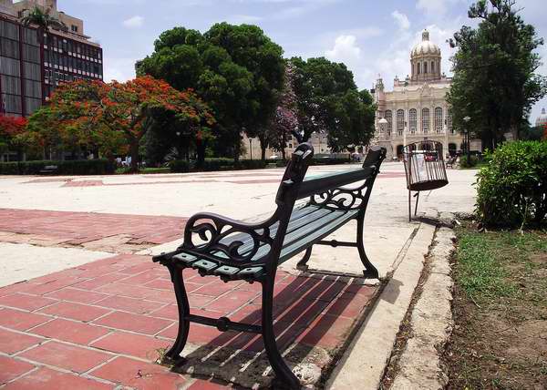 Parque 13 de Marzo en el municipio Habana Vieja, Cuba. Foto: Abel Rojas.