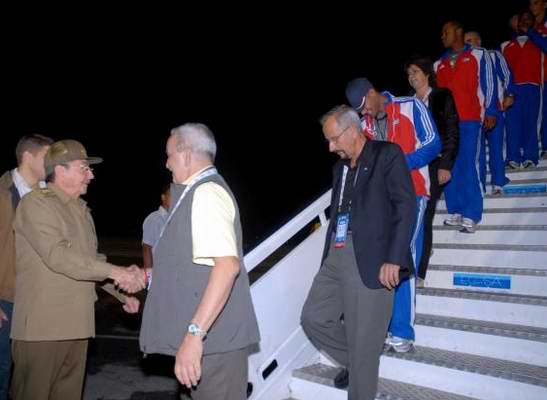 Recibió Raúl Castro a la selección cubana de béisbol