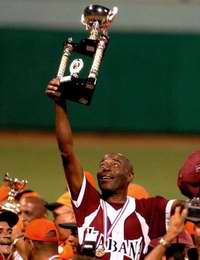 Esteban Lombillo se alzó con la corona en el play off final de la XLVIII Serie Nacional de Béisbol